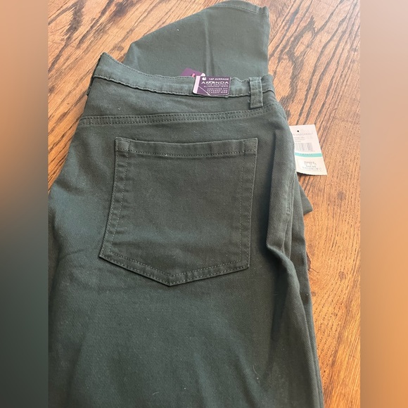 NWT Gloria Vanderbilt Evergreen Colored Jeans in 16P!! - Picture 9 of 11